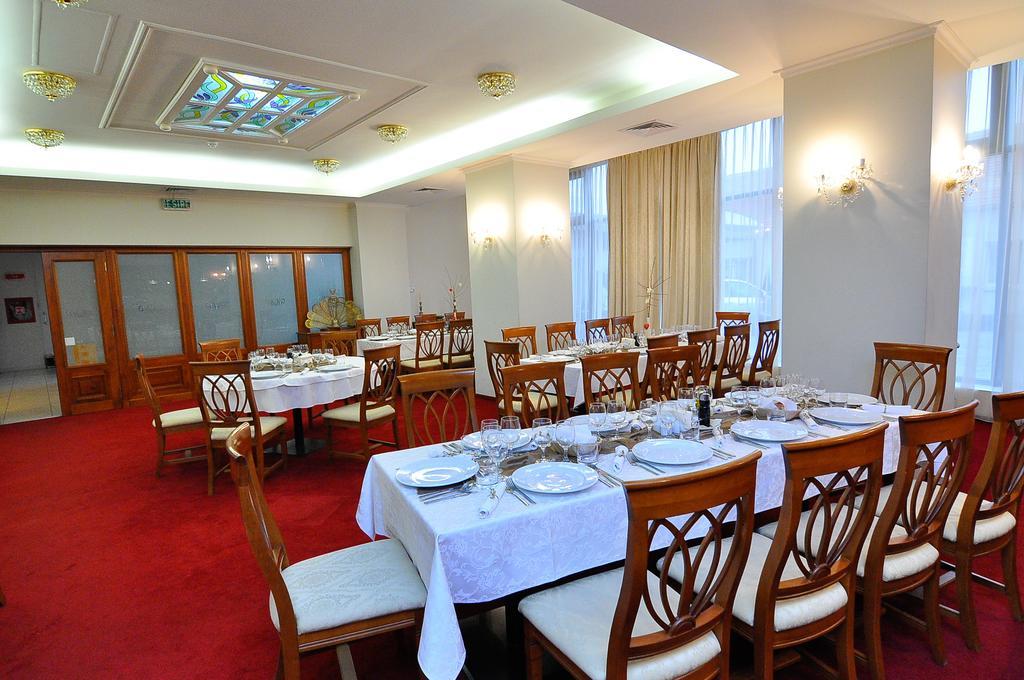 Hotel Maxim Oradea Eksteriør bilde