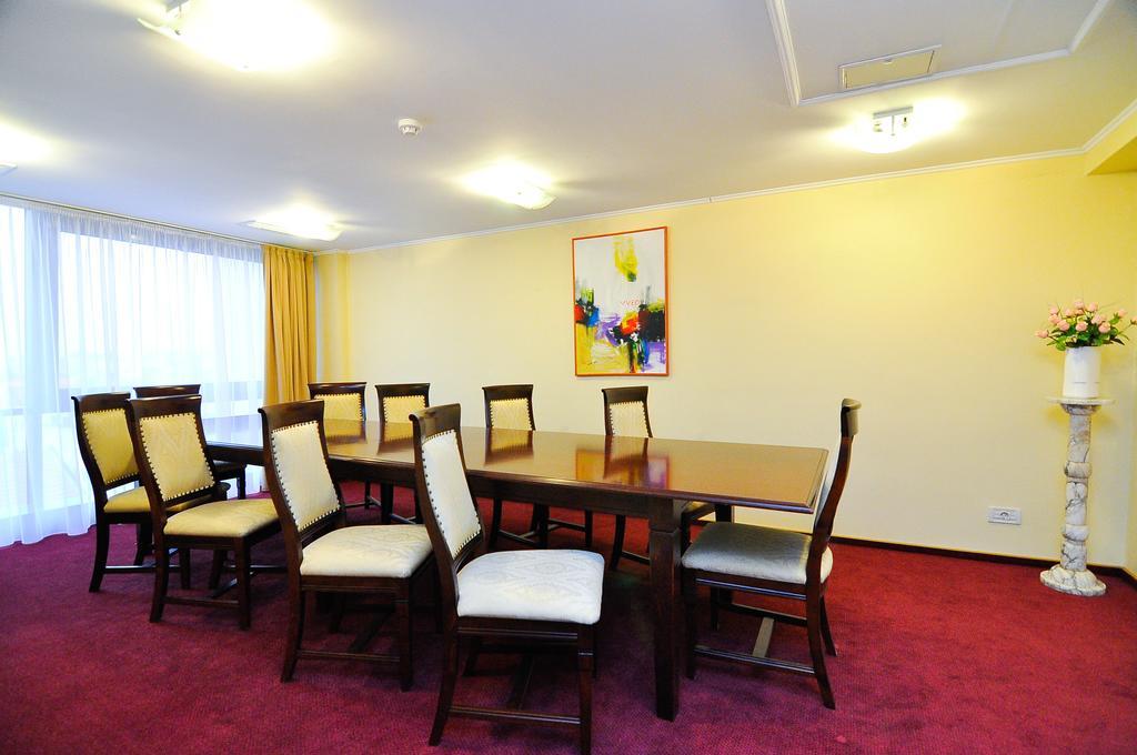 Hotel Maxim Oradea Eksteriør bilde