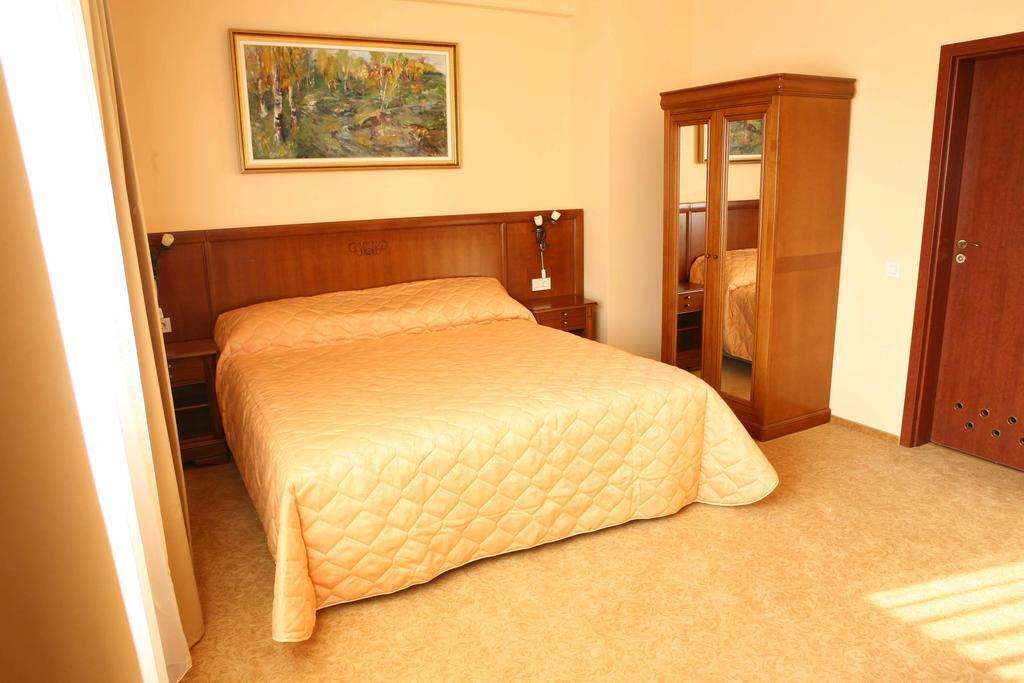 Hotel Maxim Oradea Eksteriør bilde